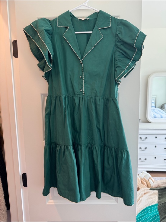 Dresses & Skirts - Green dress